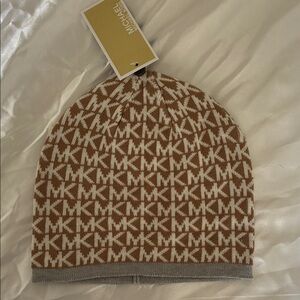 NWT Michael Kors Two-Tone MK Logo Beanie